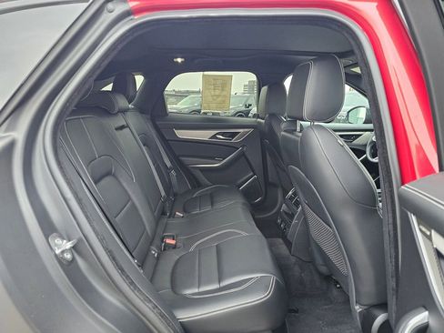 Used 2024 Jaguar F-PACE R-Dynamic S image 13