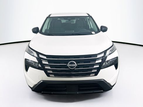 Used 2024 Nissan Rogue S FWD image 2
