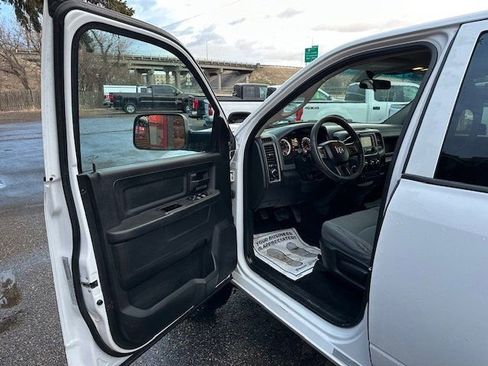 Used 2018 RAM 3500 Tradesman w/ Chrome Appearance Group image 10