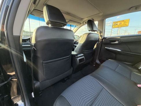 Used 2014 Toyota Camry SE FWD image 11