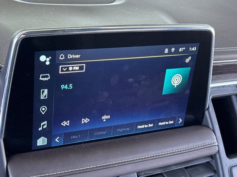 Used 2024 Chevrolet Suburban LT image 27