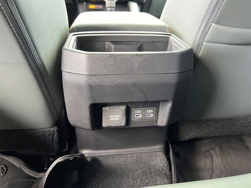 Used 2025 Toyota Tacoma Trailhunter image 35
