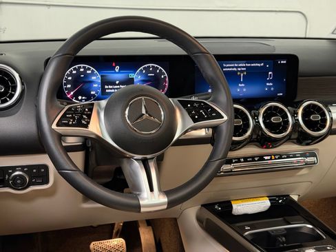 Used 2026 Mercedes-Benz GLB 250 image 36