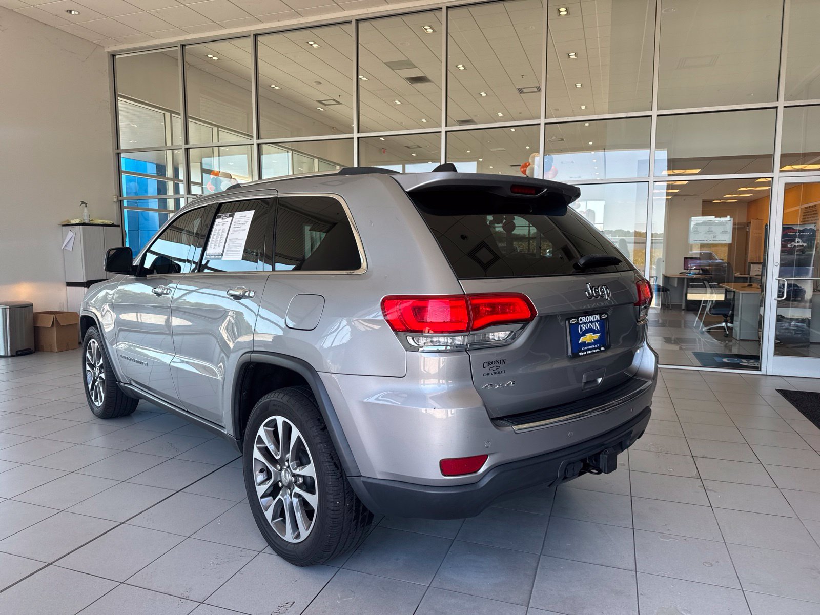 Used 2018 Jeep Grand Cherokee Limited w/ Trailer Tow Group IV AWD/4WD image 12
