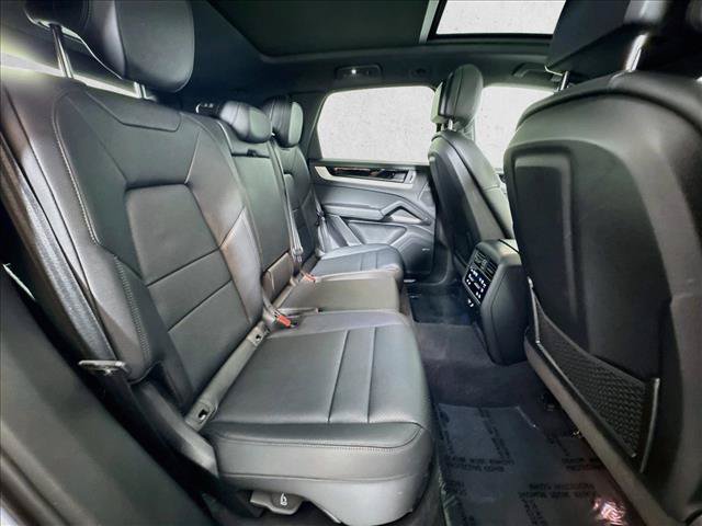 Certified 2026 Porsche Cayenne AWD/4WD image 23
