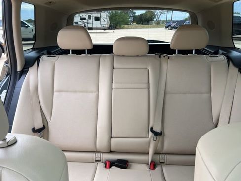 Used 2015 Mercedes-Benz GLK 350 2WD image 25