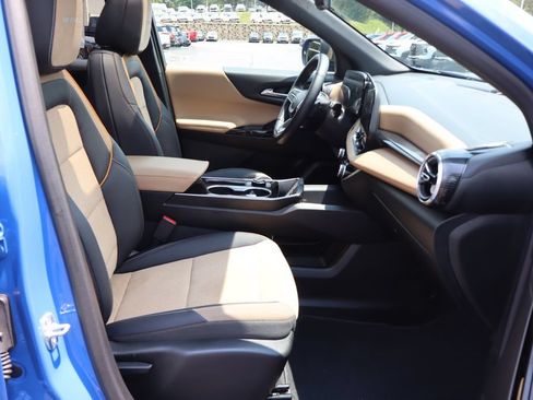 Used 2025 Chevrolet Equinox ACTIV w/ Safety and Technology Package FWD image 24