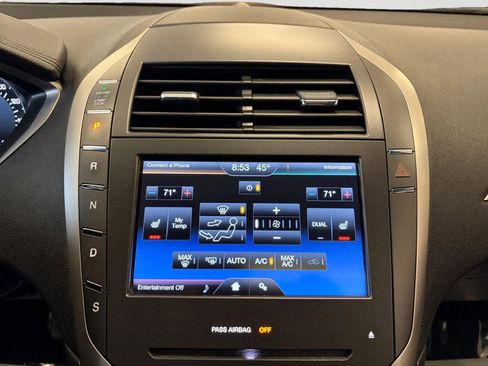 Used 2015 Lincoln MKZ Sedan 4D w/ Equipment Group 101A Select image 21