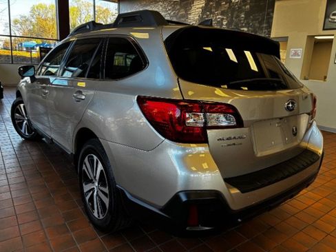 Used 2018 Subaru Outback 2.5i Limited AWD/4WD image 4