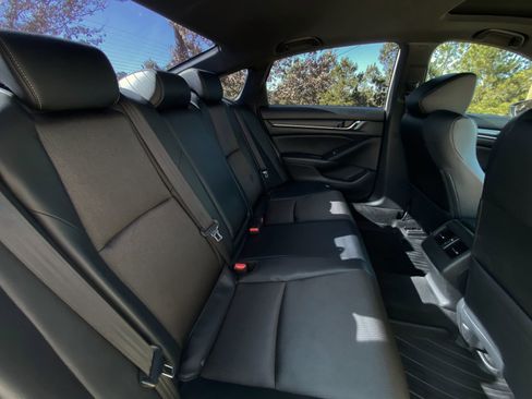 Used 2018 Honda Accord Sport image 27