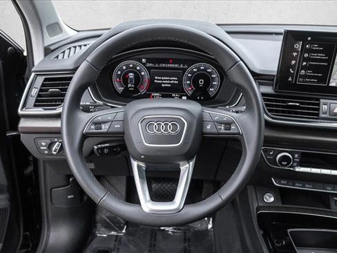 Certified 2025 Audi Q5 2.0T Premium Plus w/ Premium Plus Package AWD/4WD image 13