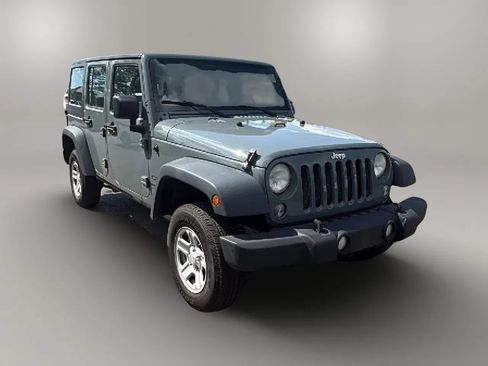 Used 2014 Jeep Wrangler Unlimited Sport w/ Connectivity Group AWD/4WD image 7