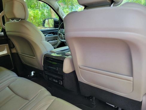 Used 2022 Jeep Wagoneer Series II image 12