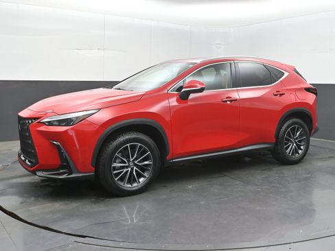 Used 2025 Lexus NX 250 FWD w/ Towing Package (2000 Lbs) image 5
