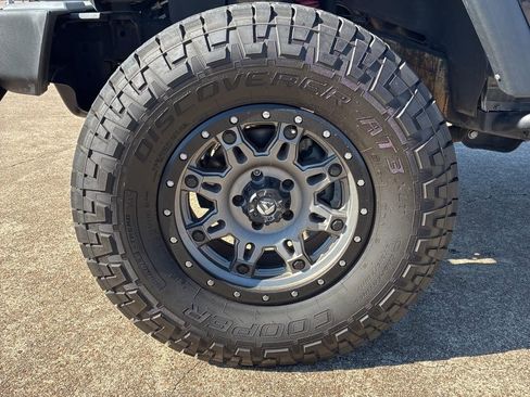 Used 2016 Jeep Wrangler Unlimited Sport image 5