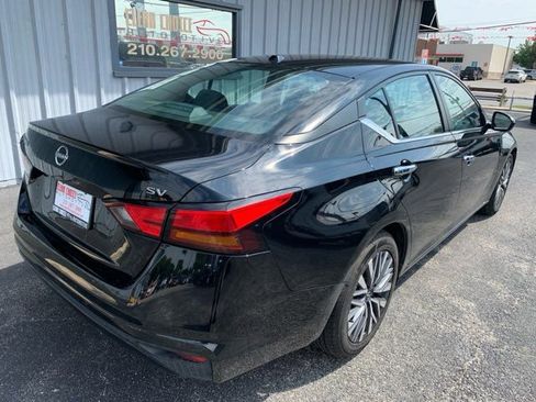 Used 2023 Nissan Altima 2.5 SV FWD image 6