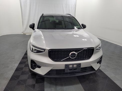 Used 2023 Volvo XC40 B4 Ultimate FWD image 14