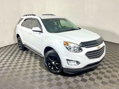 Used 2017 Chevrolet Equinox LT w/ Convenience Package AWD/4WD image 3