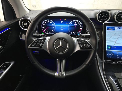 Used 2025 Mercedes-Benz GLC 350e 4MATIC image 10