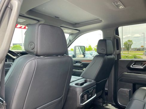 Used 2024 GMC Sierra 2500 Denali w/ Technology Package AWD/4WD image 26