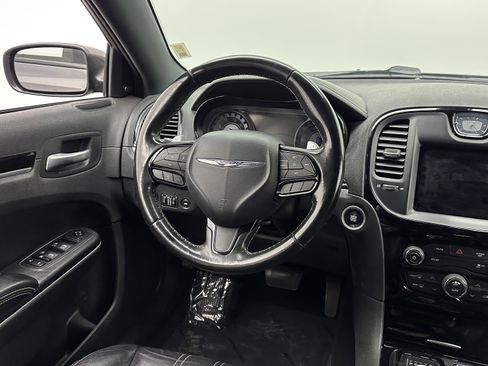 Used 2020 Chrysler 300 S image 25