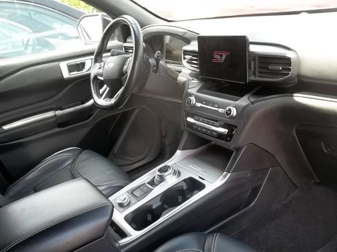 Used 2020 Ford Explorer ST w/ ST Street Pack image 6