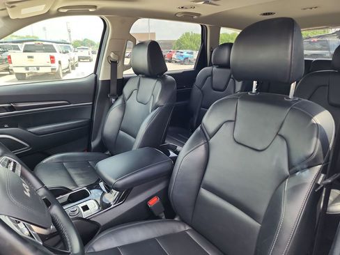 Used 2025 Kia Telluride S AWD/4WD image 12