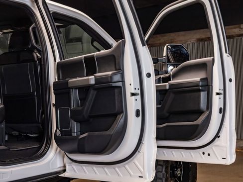 Used 2019 Ford F250 Platinum w/ Platinum Ultimate Package image 32