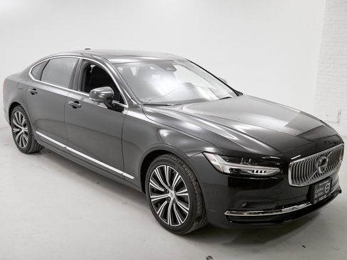 Certified 2025 Volvo S90 B6 Plus image 4