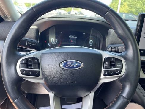 Used 2025 Ford Explorer Active w/ Active Comfort Package AWD/4WD image 11