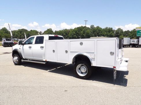 Used 2024 RAM 5500 Tradesman w/ Chrome Appearance Group AWD/4WD image 4