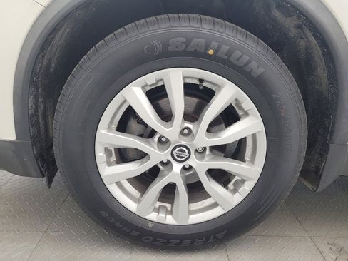 Used 2018 Nissan Rogue SV image 31