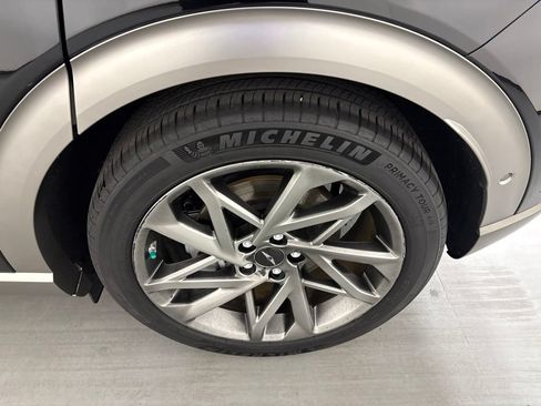 Used 2023 Genesis GV60 Advanced AWD/4WD image 11