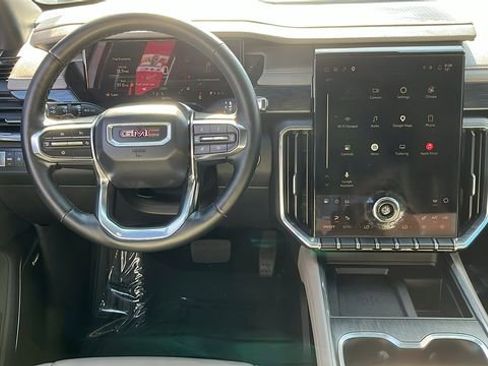 Used 2025 GMC Acadia Elevation w/ Elevation Premium Package FWD image 4