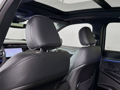 Used 2025 Jeep Wagoneer S Limited image 29