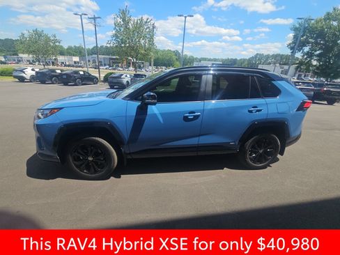 Used 2024 Toyota RAV4 XSE AWD/4WD image 20