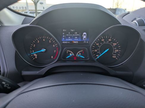 Used 2019 Ford Escape SEL image 18