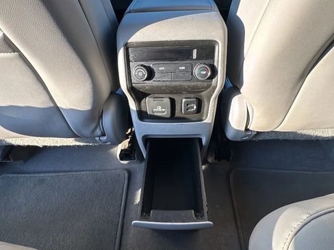 Used 2017 GMC Acadia SLT image 24