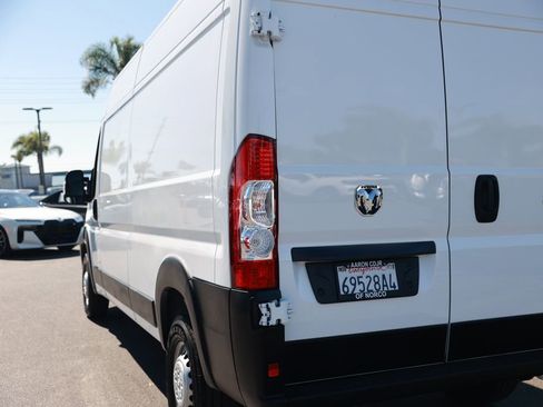 Used 2025 RAM ProMaster 2500 w/ Convenience Group FWD image 13