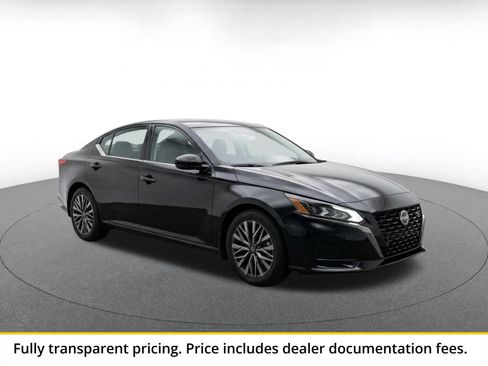 Used 2025 Nissan Altima 2.5 SV FWD image 1