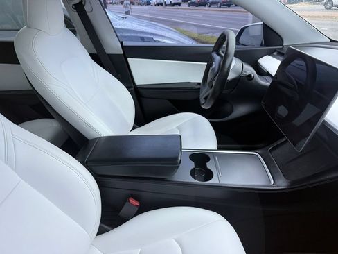 Used 2021 Tesla Model Y Long Range AWD/4WD image 19