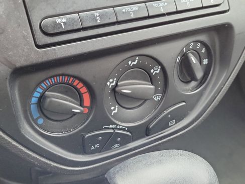 Used 2007 Ford Focus S image 28