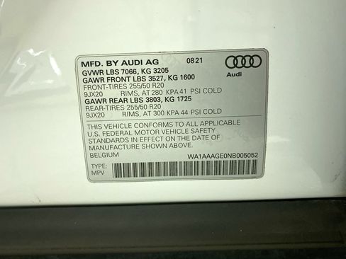Certified 2022 Audi e-tron Premium w/ Convenience Plus Package image 39