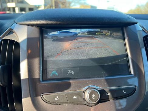 Used 2017 Chevrolet Cruze LT image 22