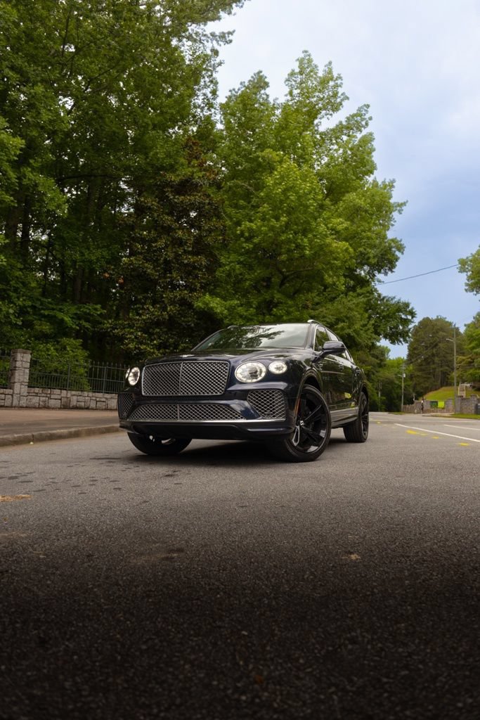 Used 2021 Bentley Bentayga AWD/4WD image 37