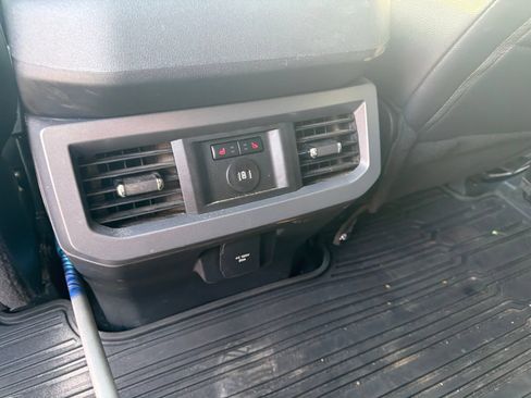 Used 2025 Ford F350 Lariat w/ Lariat Ultimate Package AWD/4WD image 10