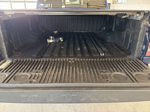 Used 2021 Nissan Titan PRO-4X w/ Pro-4x Convenience Package AWD/4WD image 23