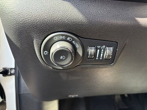 Used 2024 Jeep Compass Latitude AWD/4WD image 21