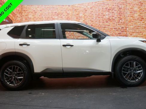 Used 2023 Nissan Rogue S image 8