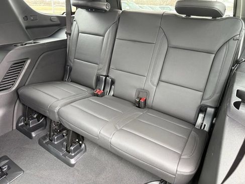 Used 2024 Chevrolet Tahoe Z71 w/ Luxury Package image 11